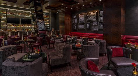 swanky hotels houston.